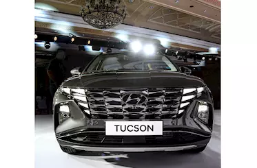 2022 Hyundai Tucson grille and headlights